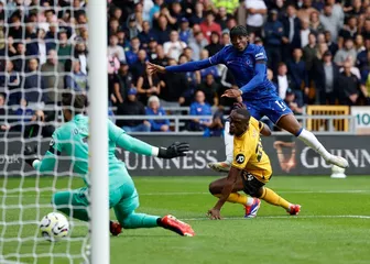 Madueke lập hat-trick, Chelsea đánh sập 'hang sói'