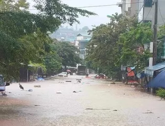 Mưa lớn, nhiều nơi ở Lào Cai ngập chìm trong biển nước