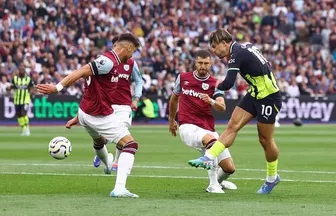 Haaland bùng nổ hat-trick, Man City hạ West Ham giật ngôi đỉnh bảng