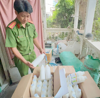 Đấu tranh chống buôn lậu, gian lận thương mại và hàng giả