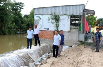 Chủ tịch UBND huyện Châu Thành Lê Kỳ Quang kiểm tra công tác chuẩn bị diễn tập chiến đấu và công trình xây dựng nông thôn mới