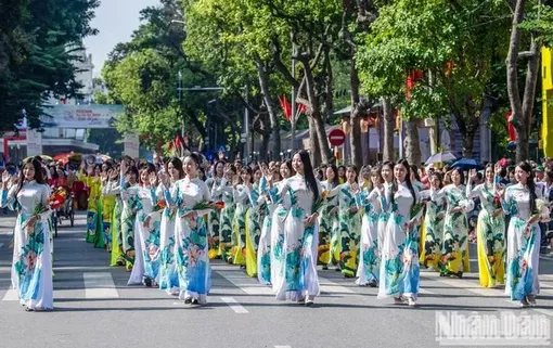 Festival Thu Hà Nội lần thứ hai hướng về Ngày giải phóng Thủ đô 70 năm trước