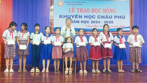 115 học sinh vượt khó học tốt huyện Châu Phú được nhận học bổng