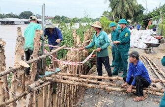 TX. Tân Châu liên tiếp xảy ra 2 điểm sạt lở bờ sông, ảnh hưởng 11 hộ dân