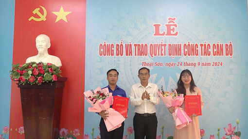 Trao quyết định công nhận Bí thư và Phó Bí thư Huyện đoàn Thoại Sơn