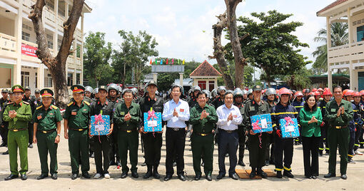 Hoàn thành diễn tập khu vực phòng thủ TX. Tịnh Biên