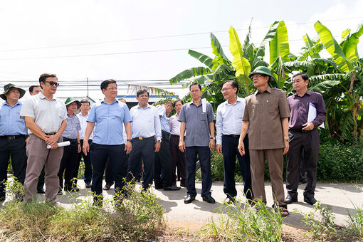 Lãnh đạo tỉnh An Giang khảo sát tình hình sạt lở ở TX. Tân Châu và huyện An Phú