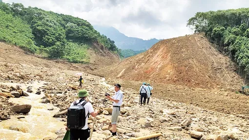 Tìm nguyên nhân thảm họa thiên tai tại thôn Làng Nủ