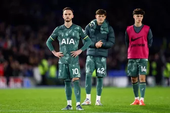 Premier League: Tottenham thua sốc, Chelsea đứt mạch thắng