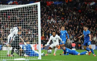 Thủng lưới phút bù giờ, tuyển Anh nhận thất bại sốc Nations League