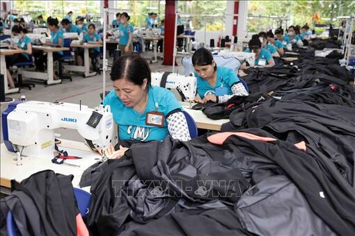 Doanh nghiệp dệt may, da giày dồn dập đơn hàng cho đầu năm 2025