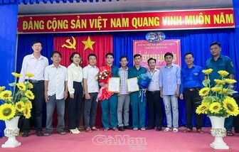 Cà Mau: Phát triển Ðảng đảm bảo cả chất và lượng