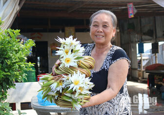 Hoa tháng mười