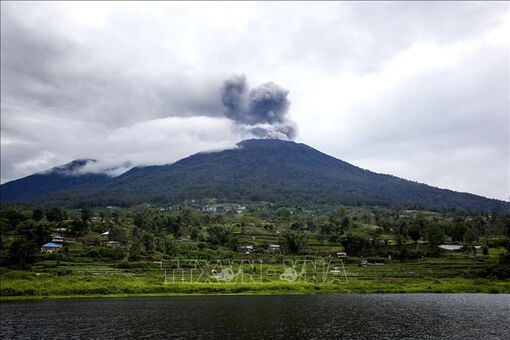 Núi lửa Marapi ở Indonesia phun trào tro bụi