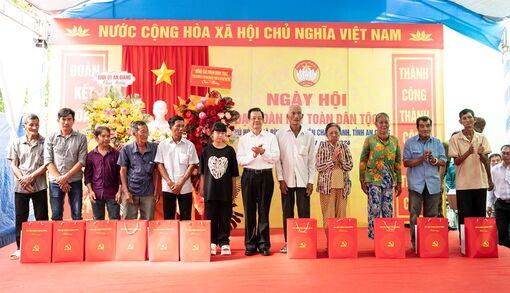 Hân hoan Ngày hội Đại đoàn kết toàn dân tộc