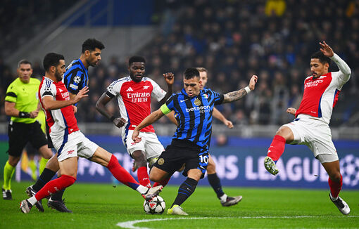 Arsenal phơi áo trước Inter Milan vì quả penalty tranh cãi