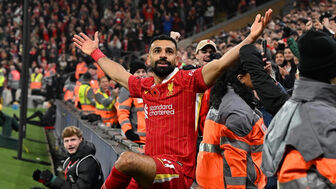 Salah bùng nổ, Liverpool xây chắc ngôi đầu Ngoại hạng Anh