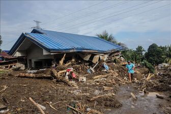 Philippines sơ tán hàng nghìn người để đề phòng bão Toraji