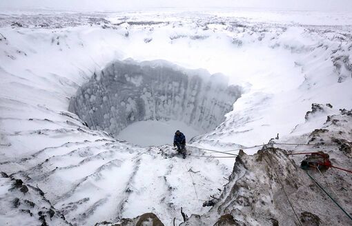 Giải mã bí ẩn những hố khổng lồ bí ẩn trong lớp băng vĩnh cửu ở Siberia