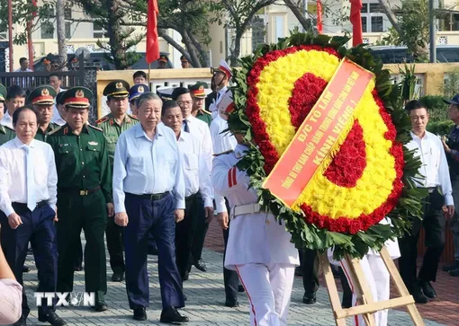 Tổng Bí thư Tô Lâm thăm và làm việc tại huyện đảo Bạch Long Vĩ