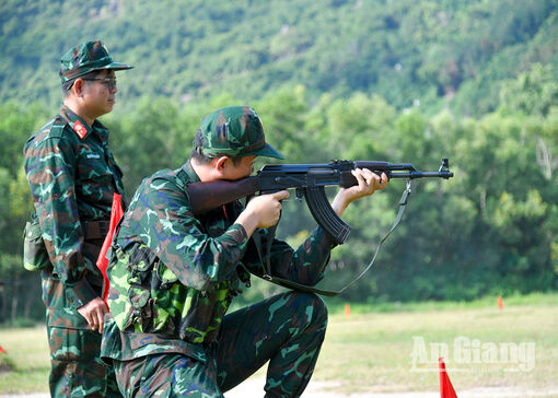 Kiểm tra bắn đạn thật