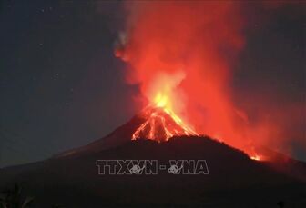 Indonesia cảnh báo nguy cơ lũ dung nham lạnh gần núi lửa Lewotobi