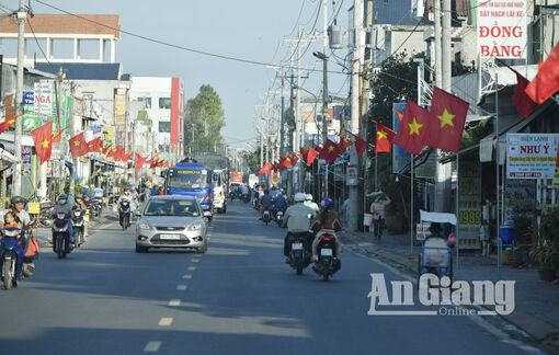 Rực rỡ màu cờ 192 năm Ngày truyền thống tỉnh An Giang