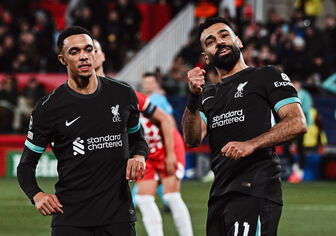 Salah bừng sáng, Liverpool cô đơn trên đỉnh bảng Champions League