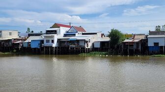 Tăng cường quản lý nhà ở sông, kênh, rạch