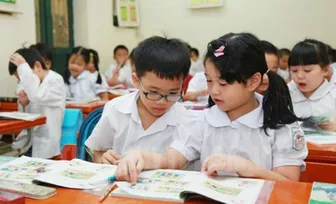 2 nhóm học sinh, sinh viên không phải đóng học phí