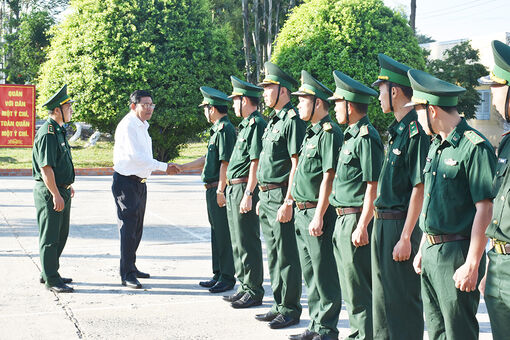 Lãnh đạo UBND tỉnh An Giang thăm, chúc Tết tại huyện An Phú