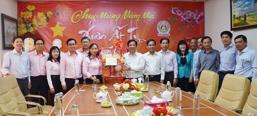 Chủ tịch UBND tỉnh An Giang Hồ Văn Mừng thăm, chúc Tết các đơn vị, doanh nghiệp và cơ sở tôn giáo