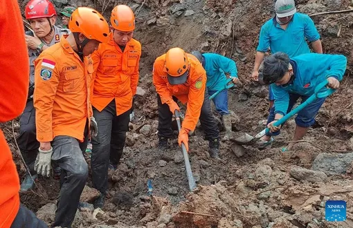 Indonesia: Lũ quét và lở đất ở Trung Java làm ít nhất 16 người thiệt mạng, 10 người bị thương