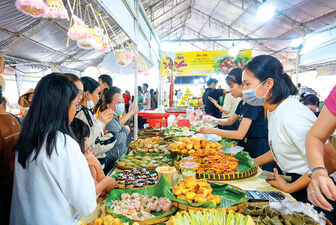 Bánh quê An Giang làm nên kỷ lục