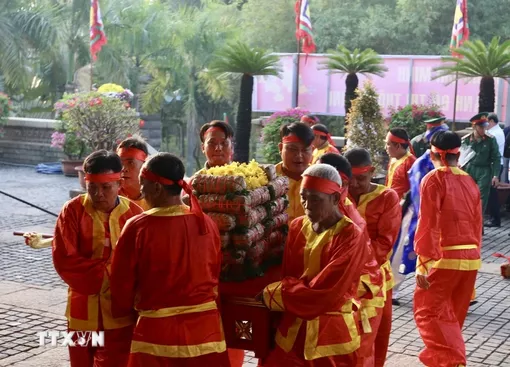 TP Hồ Chí Minh dâng cúng bánh tét lên Quốc Tổ Hùng Vương dịp Tết Ất Tỵ