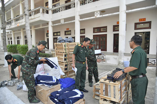 An Giang bảo đảm quân trang cho chiến sĩ mới