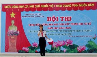 Hào hứng Hội thi hùng biện tiếng Anh cấp THCS huyện Tri Tôn