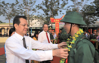 Rộn ràng ngày hội lớn