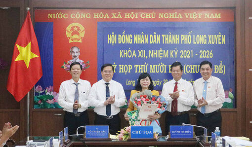 Miễn nhiệm Phó Chủ tịch HĐND TP. Long Xuyên