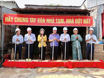 Khởi công xây dựng công trình xóa nhà tạm, nhà dột nát tại xã Phú Hữu