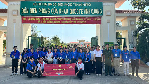 Chương trình tháng ba biên giới với chủ đề "Tôi yêu Tổ quốc tôi"