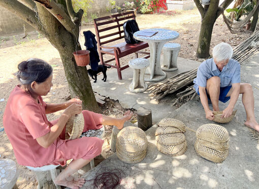 Bảo tồn nghề đan đát ở Ba Tri