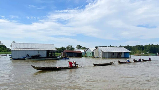 Nghề nuôi cá ven cồn