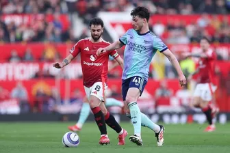 Manchester United-Arsenal 'bất phân thắng bại' ở Old Trafford