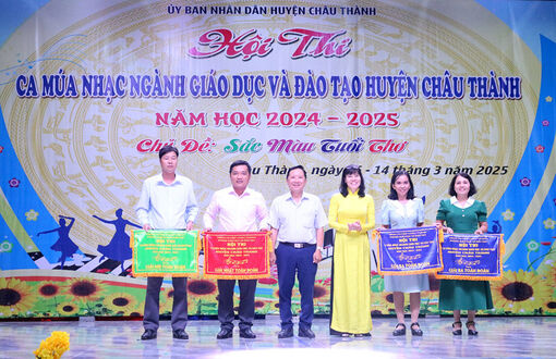 Trao giải Hội thi ca múa nhạc Ngành Giáo dục và Đào tạo huyện Châu Thành, năm học 2024-2025