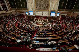 100 ngày trên "ghế nóng" của Thủ tướng Pháp François Bayrou