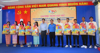 Lưu học sinh Lào, Campuchia tại mái nhà chung An Giang
