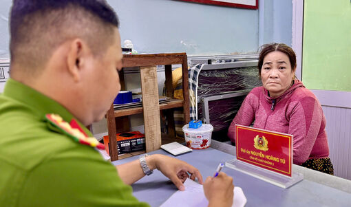 Giả vờ mua vàng để trộm