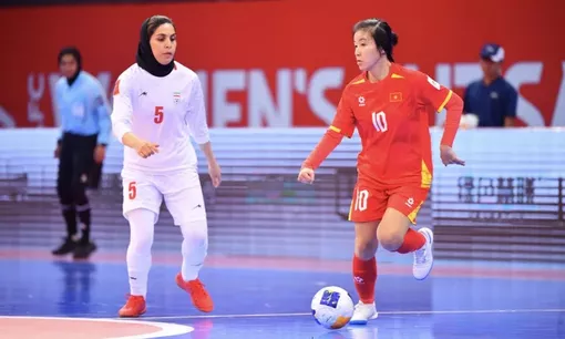 Hòa đương kim vô địch châu Á, đội tuyển Việt Nam đứng đầu bảng