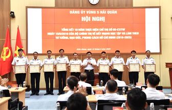 Vùng 5 Hải quân: Khen thưởng 9 tập thể và 12 cá nhân có thành tích tốt trong 10 năm thực hiện Chỉ thị 05-CT/TW của Bộ Chính trị